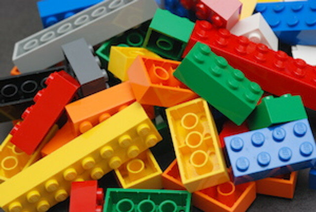 https://fastenercomponents.com/images/uploads/20250903/orig_lego-color-bricks-2-112726.jpg